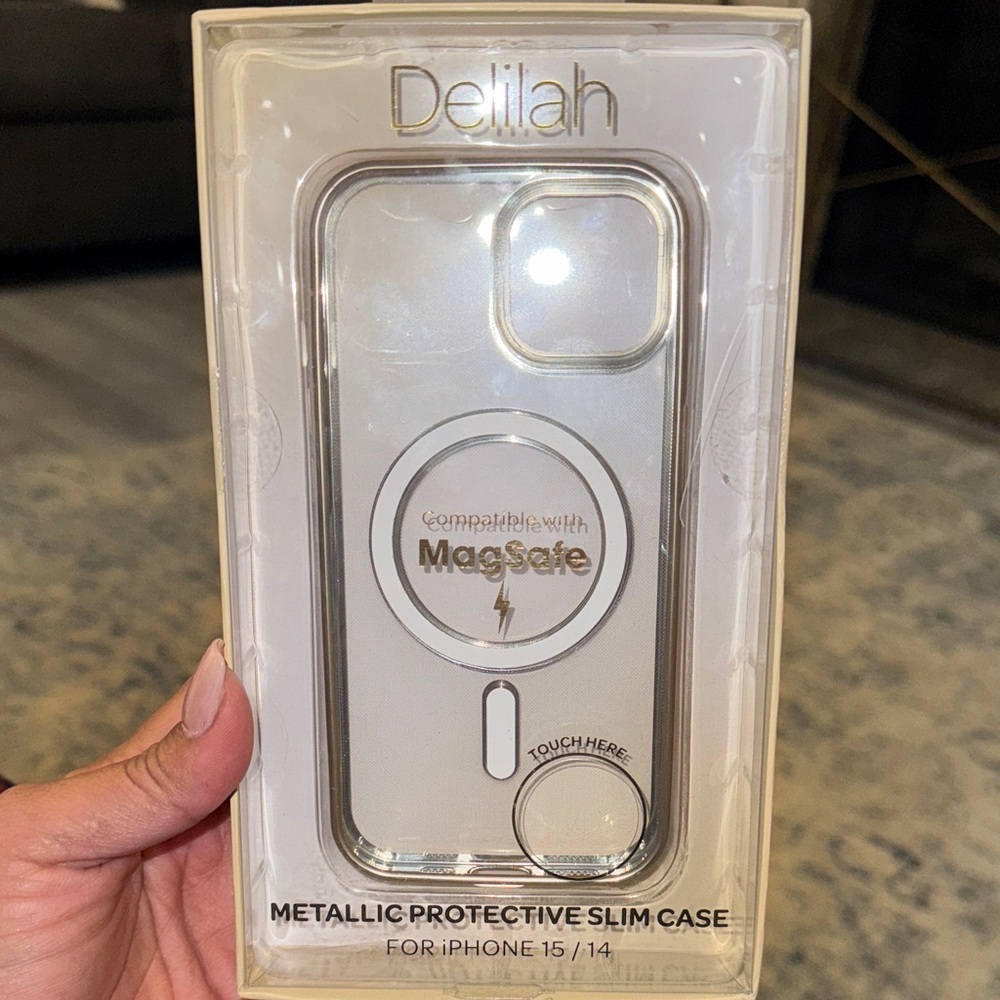 Color champagne Elila Metallic light gold Case for iPhone 15/14 - Picture 5 of 5